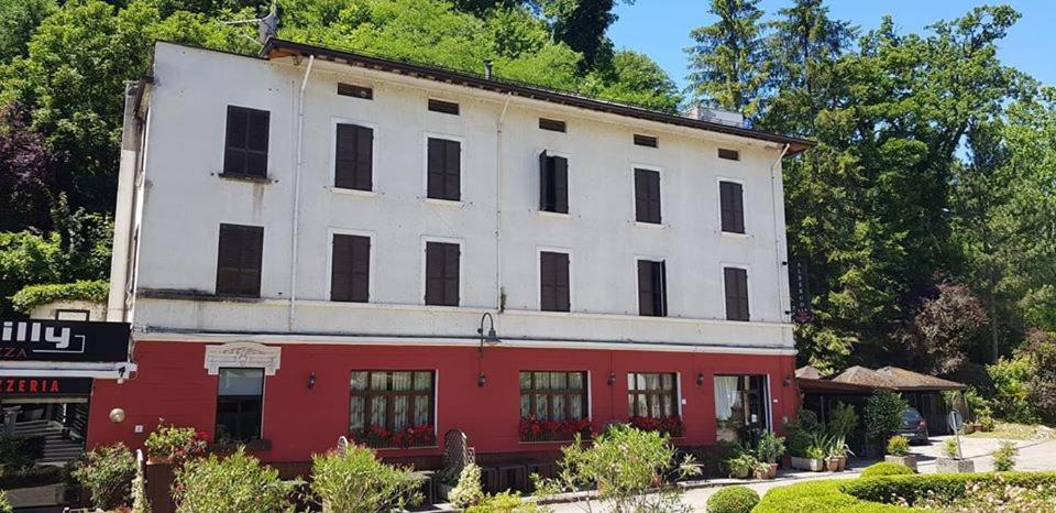 Piccadilly Hotel Sant'Andrea Bagni Exterior photo