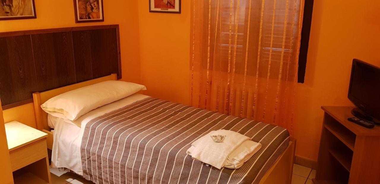 Piccadilly Hotel Sant'Andrea Bagni Exterior photo