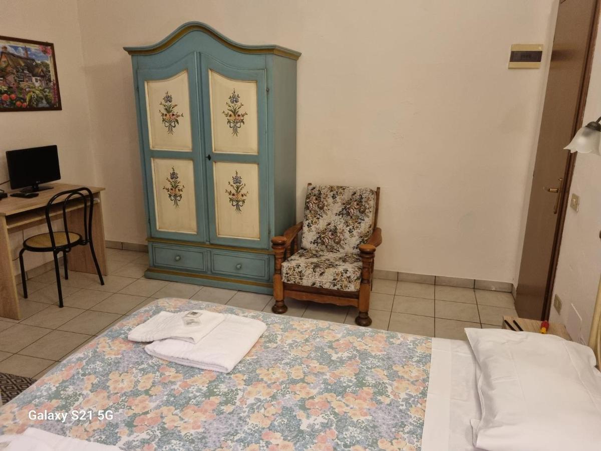 Piccadilly Hotel Sant'Andrea Bagni Exterior photo