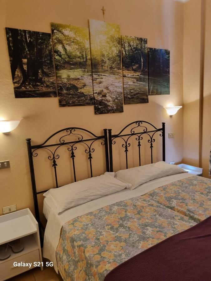 Piccadilly Hotel Sant'Andrea Bagni Exterior photo